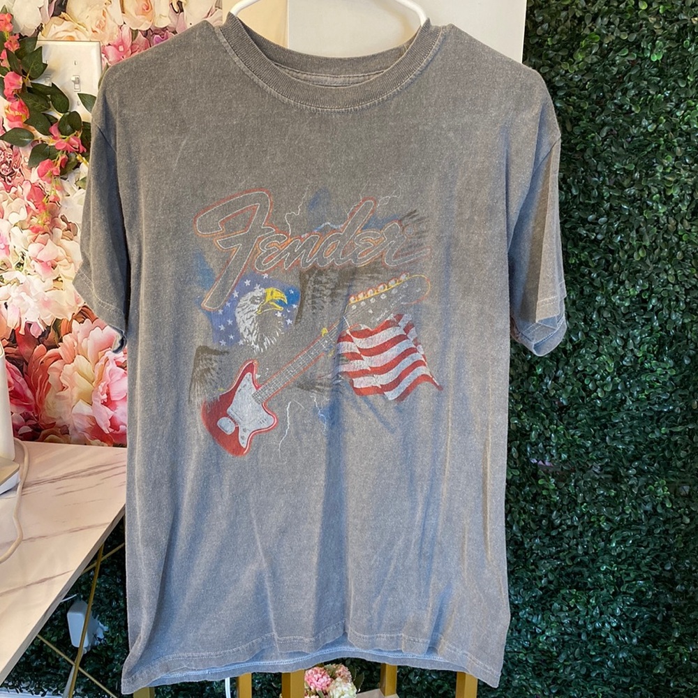 Graphic tee